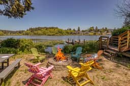 Lakefront Oasis