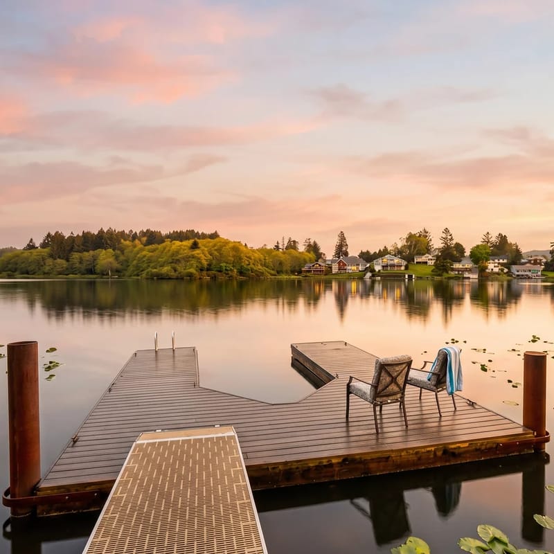 Lakefront Oasis